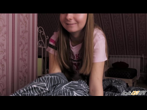 ❤️ Blondina îi suge adânc prietenei ei și primește spermă în gură ☑ at ro.rexporn-com.ru ﹏